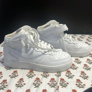 Nike Air Force 1 Mid